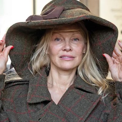 Bí quyết làm đẹp của "mỹ nhân U60" Pamela Anderson