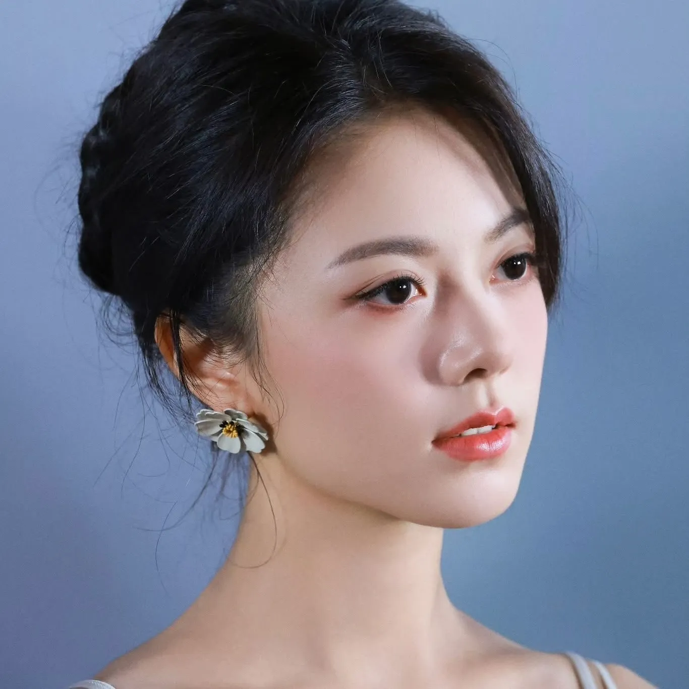Layout makeup của Triệu Kim Mạch trong sự kiện phim gần đây. 