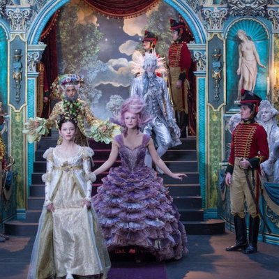 NTK Jenny Beavan chia sẻ "bí mật thời trang" trong phim Kẹp hạt dẻ và bốn vương quốc