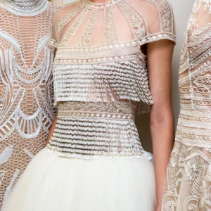 Hình ảnh hậu trường từ Bridal Spring Fashion Week 2017 - ellevietnam 46