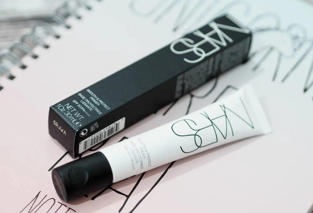 Kem lót nào tốt NARS Smooth & Protect Primer SPF50 3