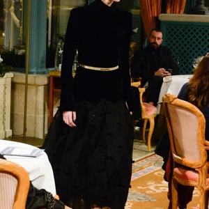 bst thoi trang chanel prefall 2017