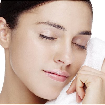 trị da mụn bằng witch hazel