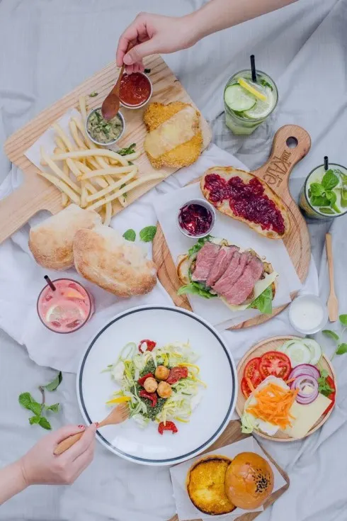 Thực đơn đến từ các nước vòng quanh thế giới. 