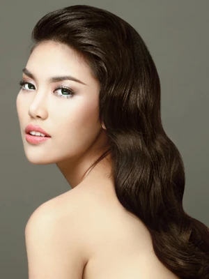 Các cuộc thi vinh dự được người đẹp Lan Khuê làm giám khảo ELLE VN