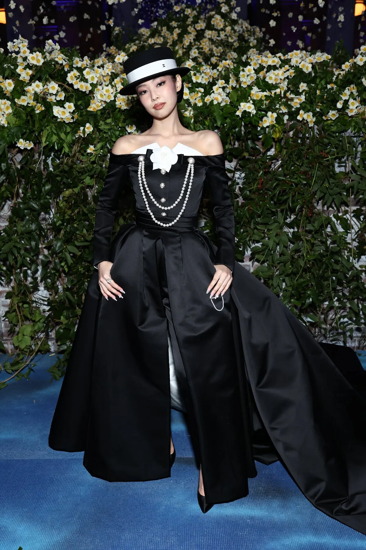 jennie tại met gala 2025