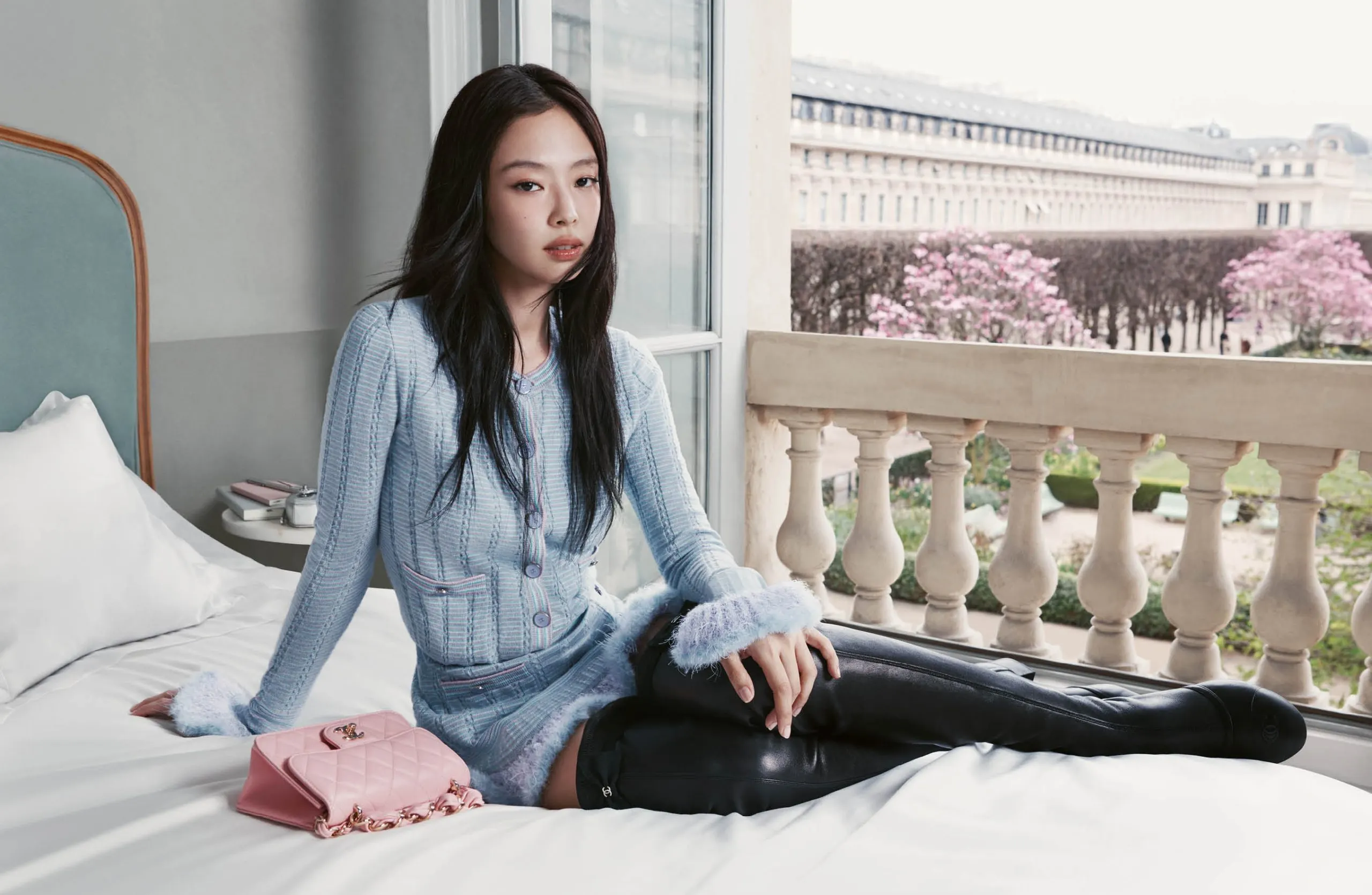 jennie diện áo vải tweed len 