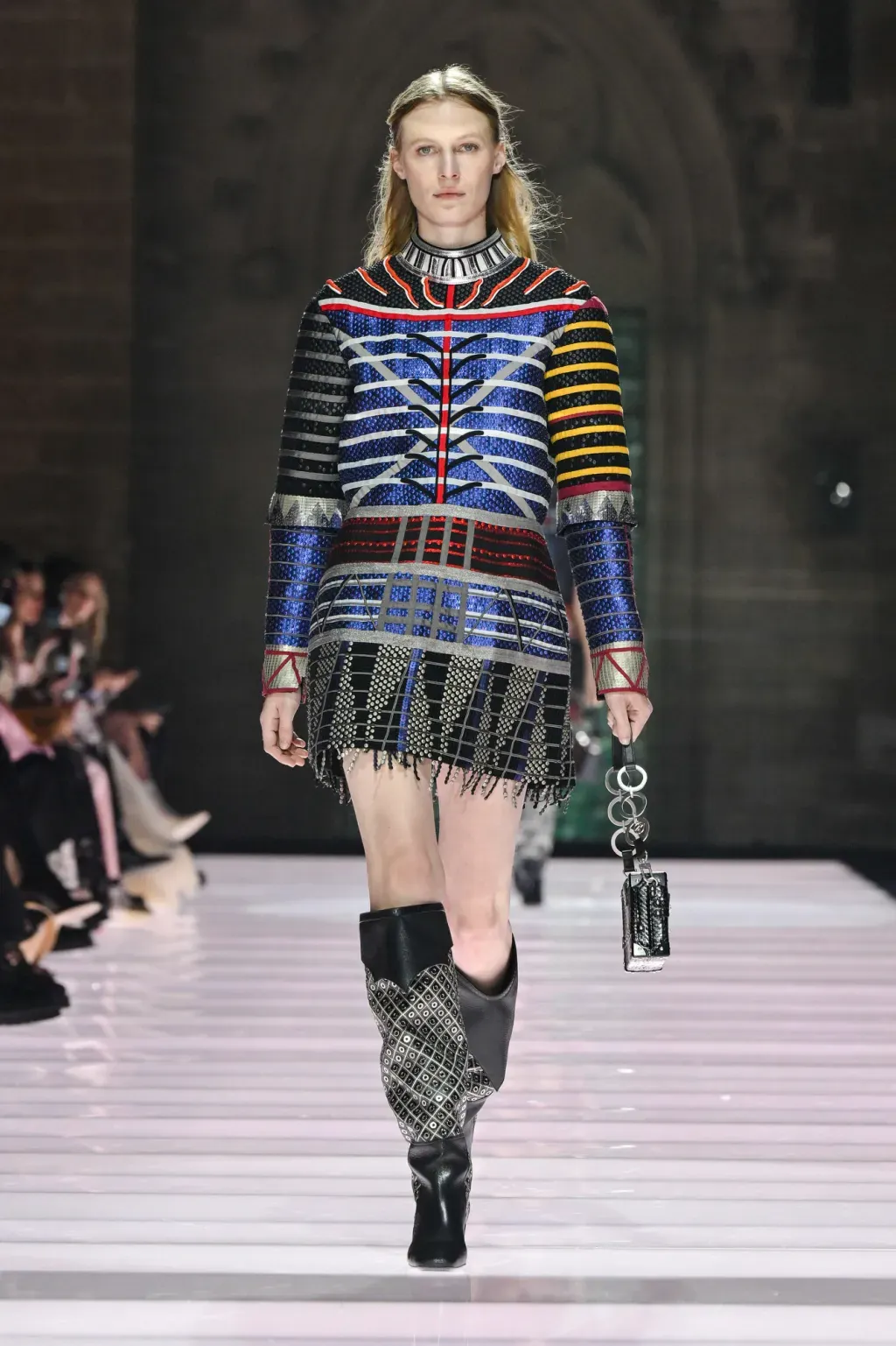 váy tua rua louis vuitton cruise 2026