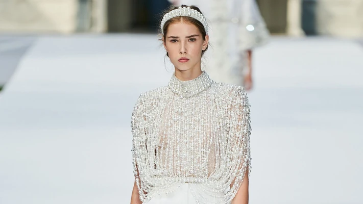 phụ kiện thời trang mùa lễ hội sàn diễn ralph russo thu đông 2019