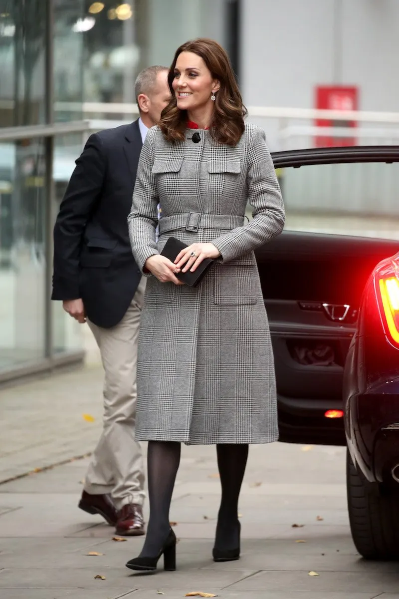 Công nương Kate Middleton ngầm tiết lộ giới tính em bé thứ ba qua chiếc áo hồng?