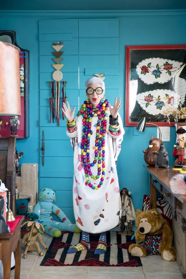 Cảm hứng từ câu chuyện cuộc đời và mối tình 70 năm của Iris Apfel
