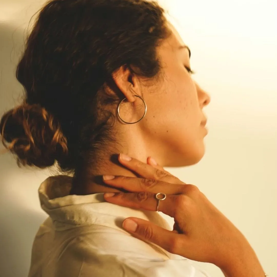 Máy massage cổ vai gáy cho dịp cuối năm bận rộn