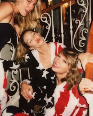 Tình bạn của bộ đôi “đồng cảnh ngộ” Taylor Swift - Gigi Hadid