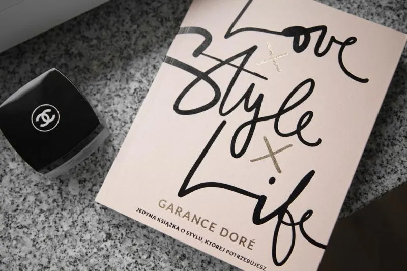 sách thời trang - love life style - elle vietnam