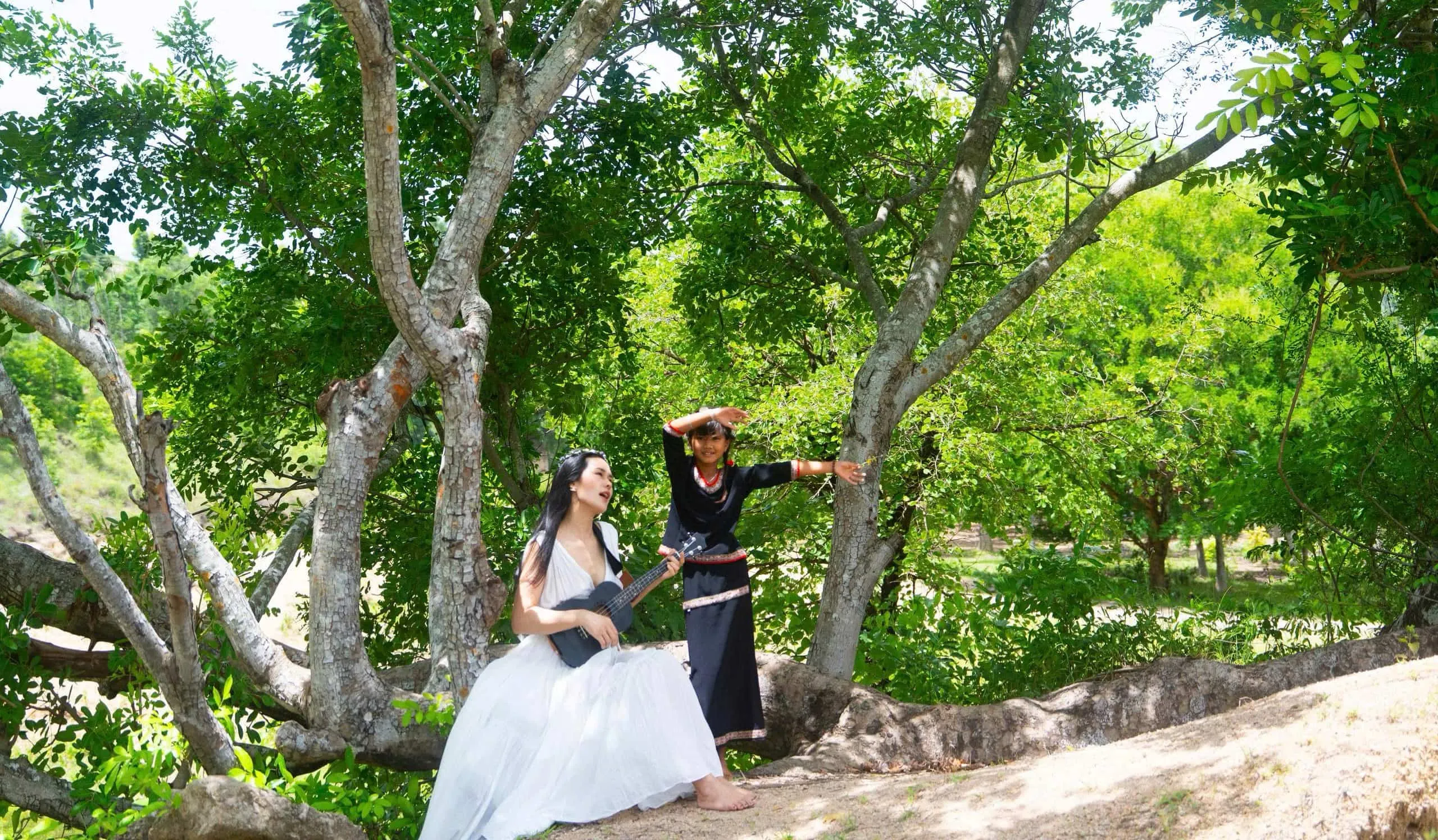 MV “Ta Từ Đâu Tới” của ca sĩ Phúc Anh