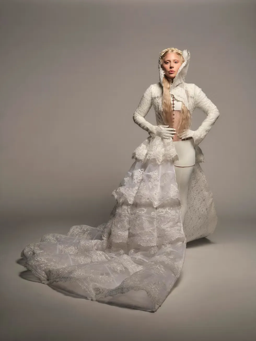 thiết kế đầm xoè lady gaga