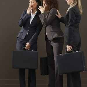 Ứng xử nơi công sở