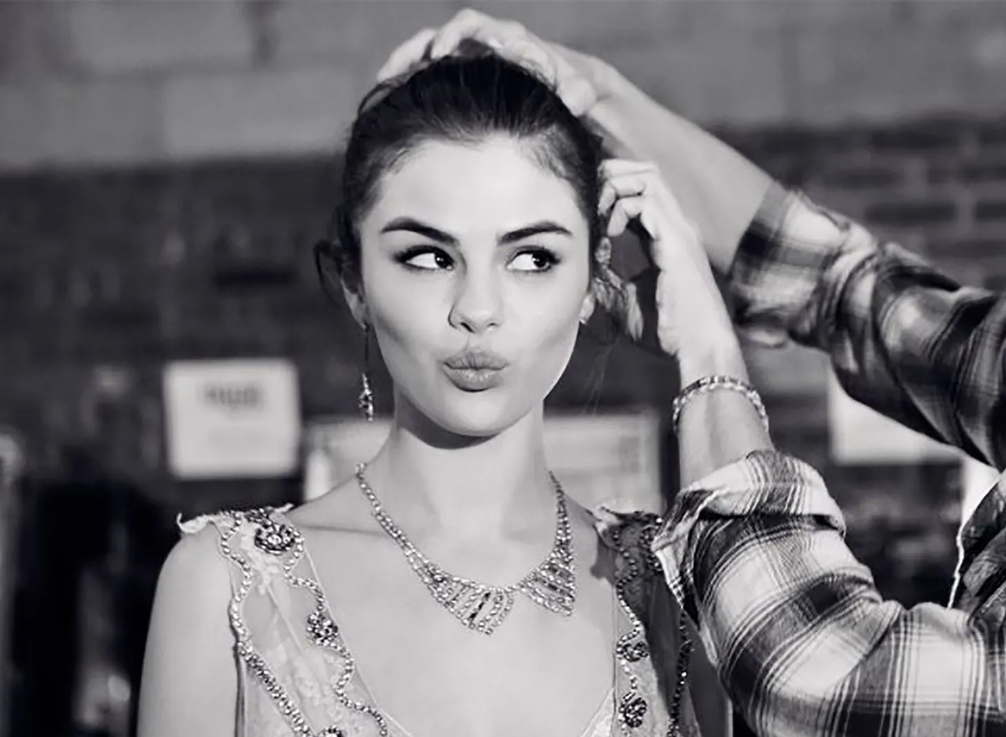 Selena Gomez hợp tác với Coach tung ra BST túi xách thời trang trong chiến dịch Mùa xuân 2018 Selena Gomez hợp tác với Coach tung ra BST túi xách thời trang trong chiến dịch Mùa xuân 2018