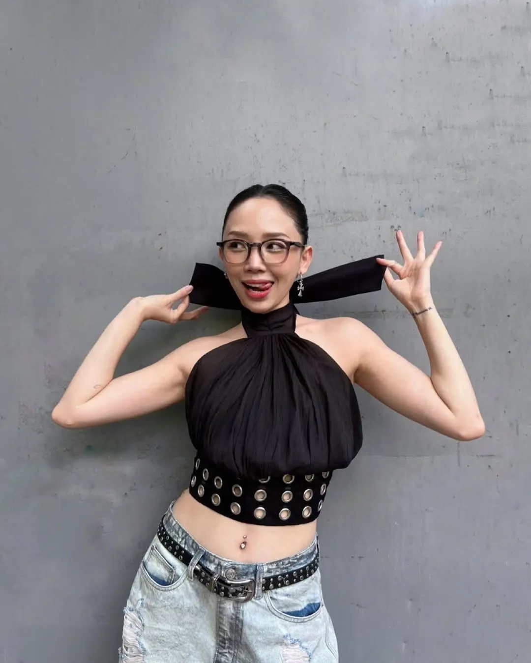 tóc tiên diện áo cổ yếm