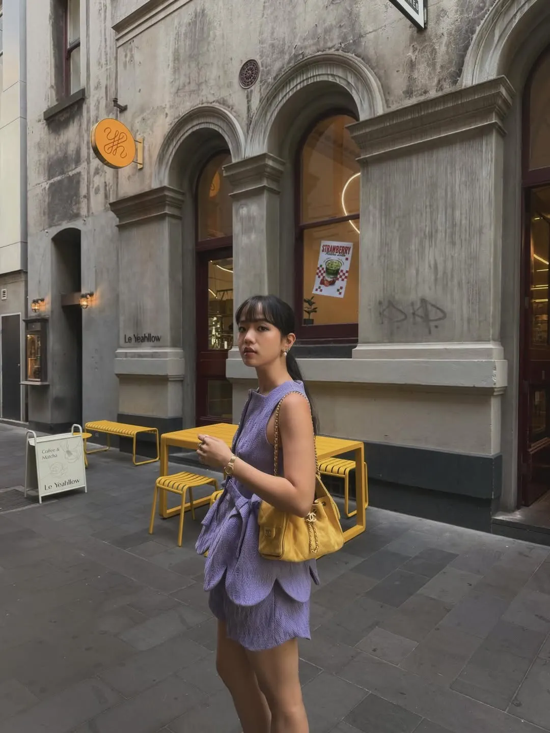 trang phục màu tím