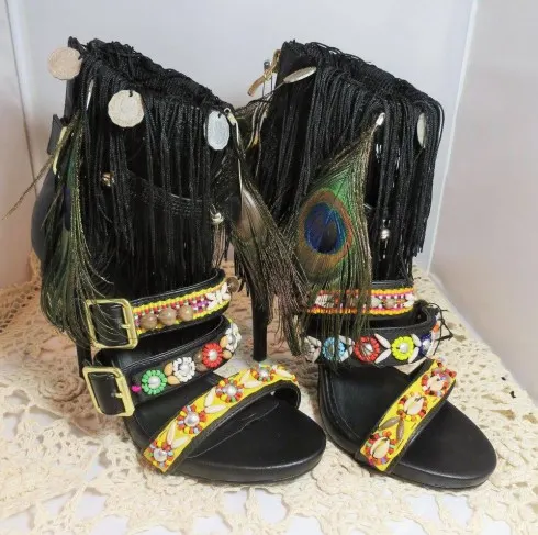 Phong cách thời trang boho chic qua giày cao gót