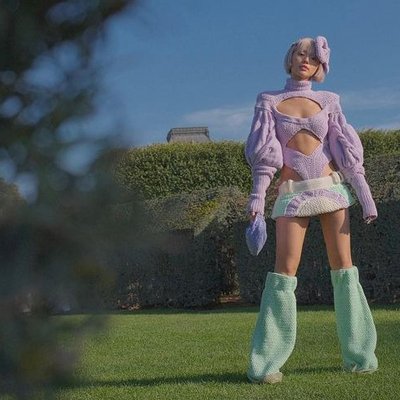 xu hướng áo len crochet thu đông 2022