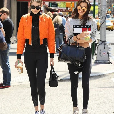 Gigi và Bella Hadid chia sẻ cảm xúc khi làm việc cùng nhau