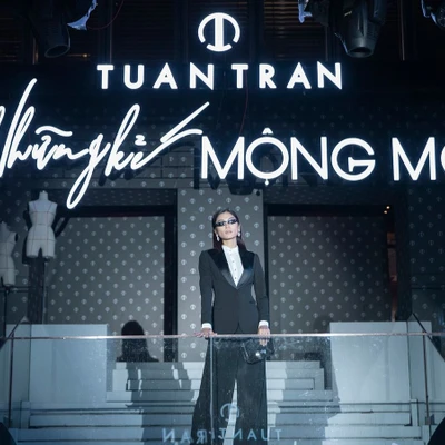 Show diễn Những kẻ mộng mơ của NTK Tuấn Trần