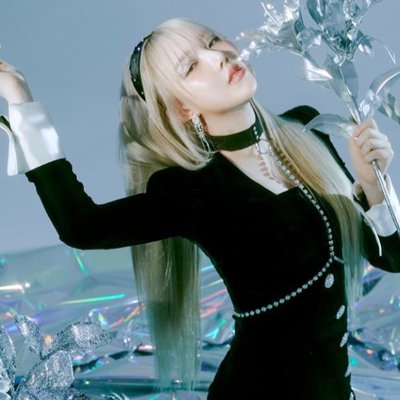 gfriend yerin bodychain