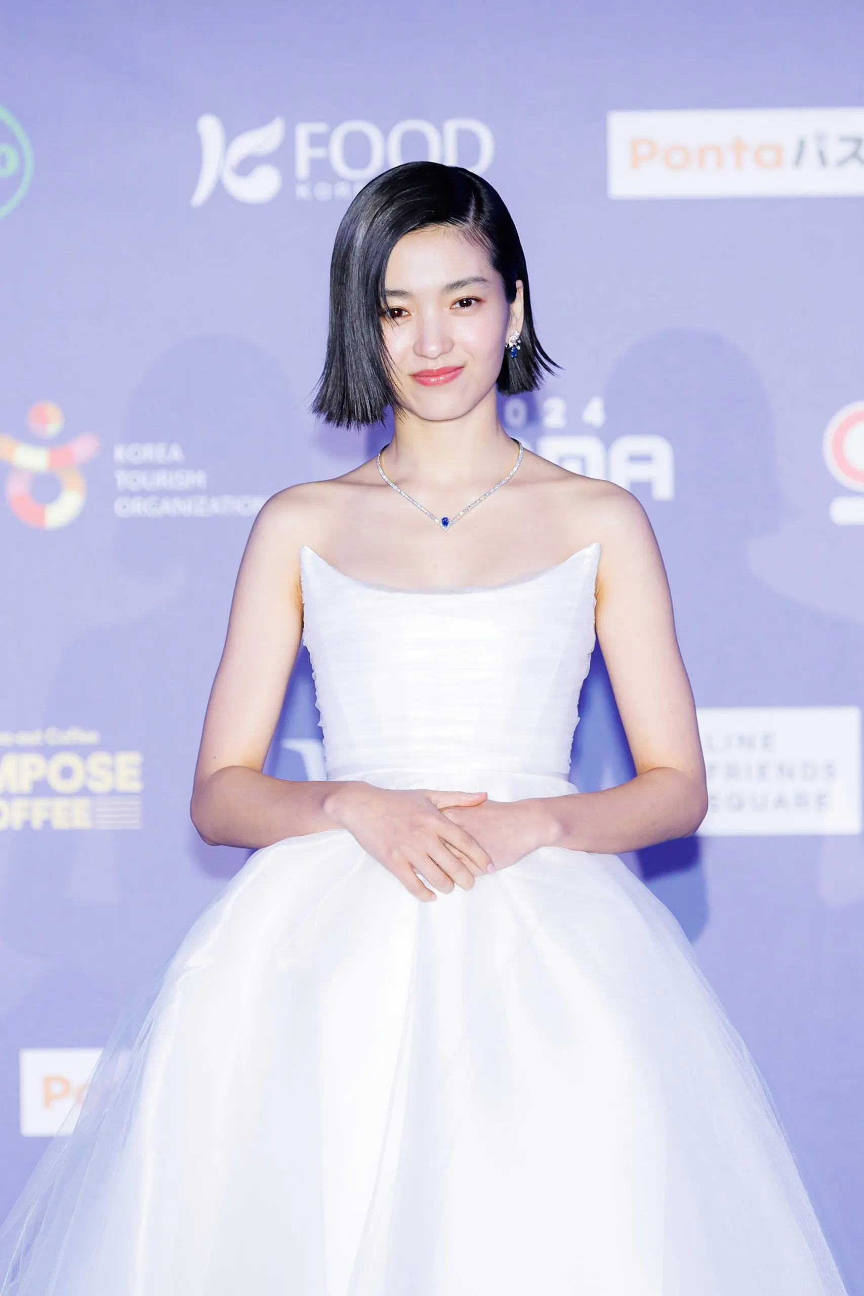 thời trang thảm đỏ Kim Taeri