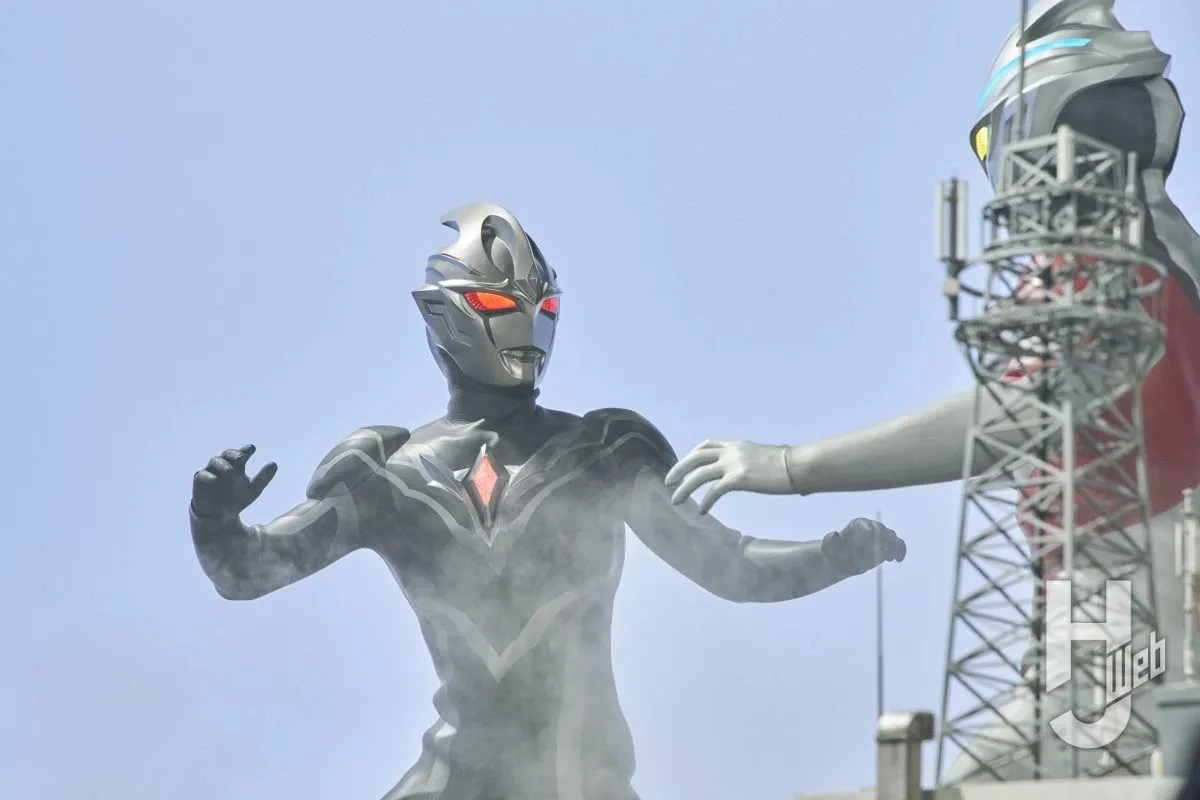Cự nhân điện quang phim Ultraman