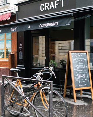 du lich paris.jpg
