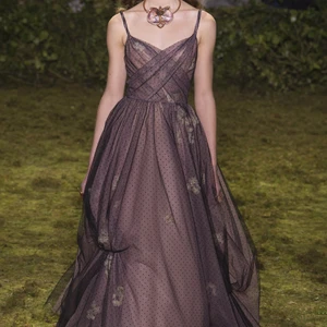 Những BST nổi bật tại tuần lễ Haute Couture Xuân-Hè 2017 - ELLE VN