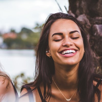 hàm răng trắng sáng. Ảnh: Pexels