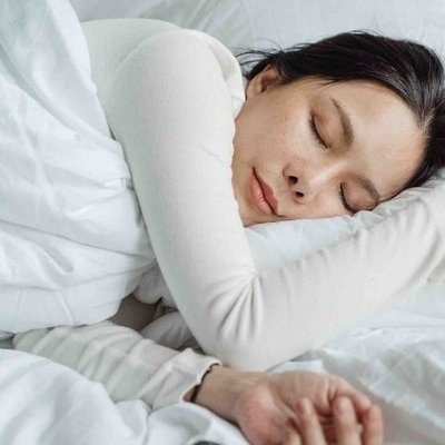 Tư thể ngủ nghiêng Pexels / Ketut Subiyanto