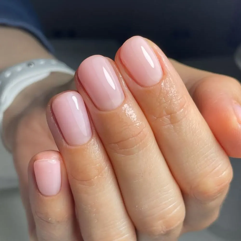 Sơn móng tay hồng nude, hồng pastel