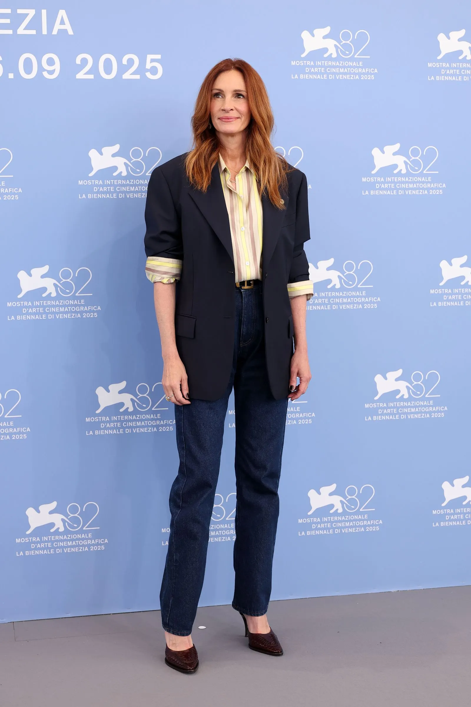 Julia Roberts trong thiết kế Versace 