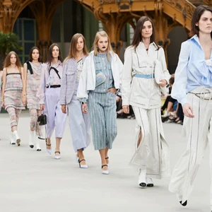 BST Chanel Cruise 2020 mới mẻ, trẻ trung và cởi mở hơn
