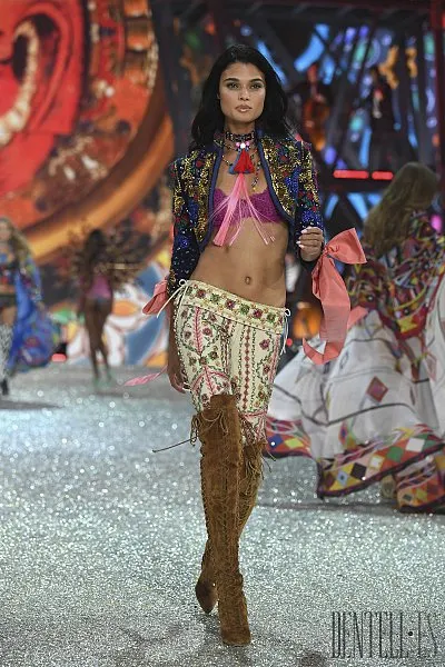 Hình ảnh Victoria’s Secret Show đốt cháy mạng xã hội tuần qua ELLE VN