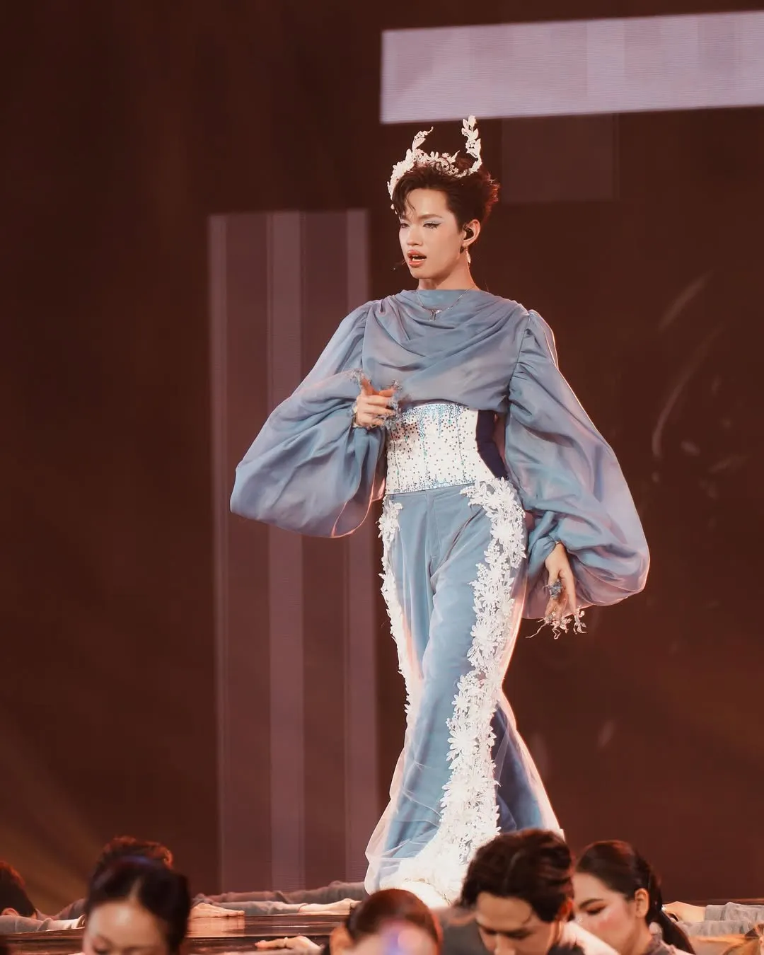 ELLE_Em-Xinh-Say-Hi-Tap-4-Livestage-2-00008