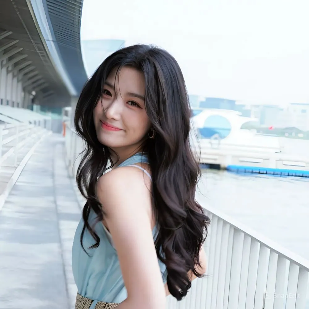 Lư dục hiểu với làn da không mụn mướt mịn 