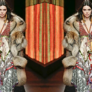 Kendall Jenner vấp phải làn sóng chỉ trích vì mặc áo lông thú trên sàn catwalk