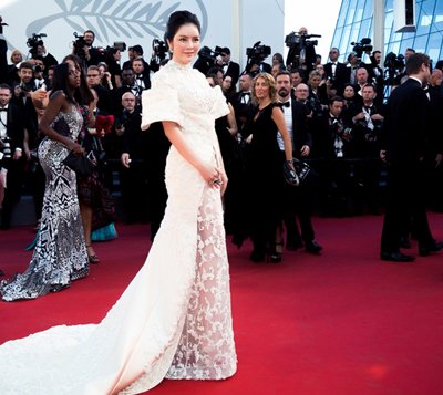 Lý Nhã Kỳ xin lỗi gia đình vì công việc tại LHP Cannes 2017