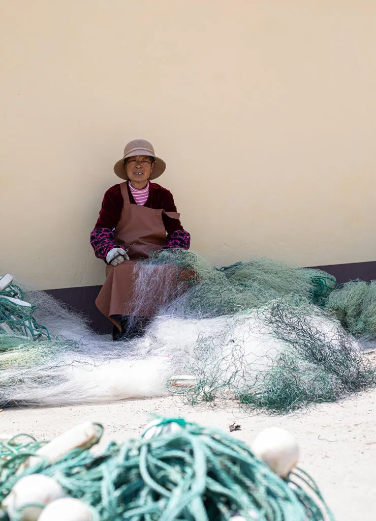 InResST đã tạo ra thu nhập cho người dân địa phương với quy trình tái chế thành vật liệu bền vững.