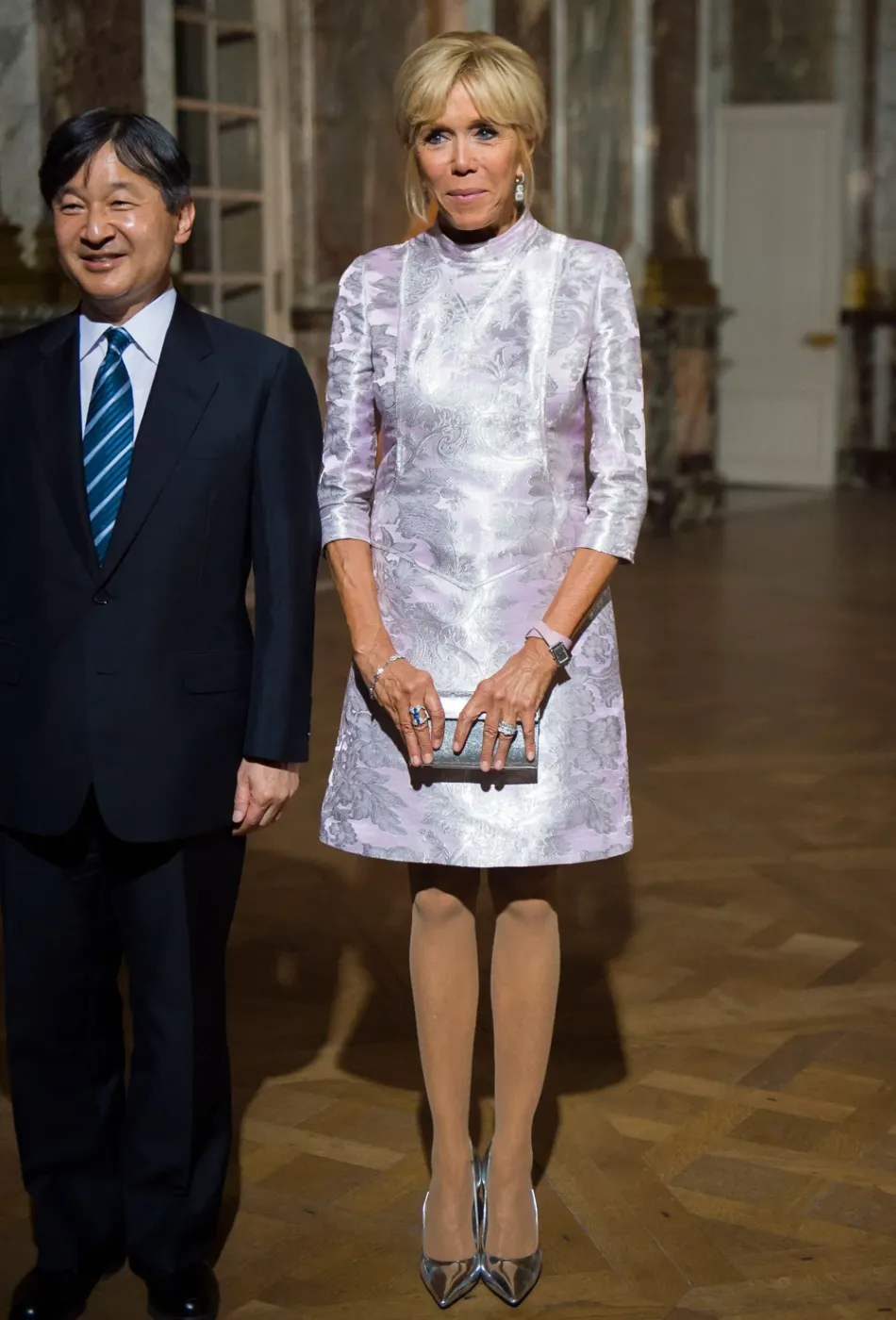 Brigitte Macron đầm phi bóng 