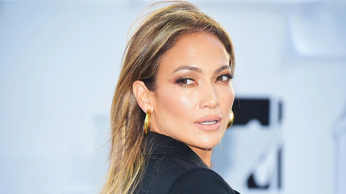 bí quyết trẻ hóa làn da của Jennifer Lopez ở tuổi 52