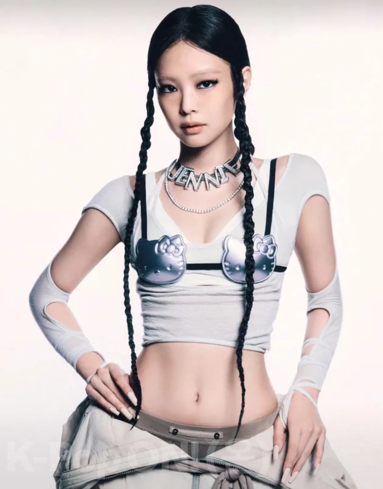 elle-thoi-trang-trong-mv-like-jennie-hyein-seo (1)