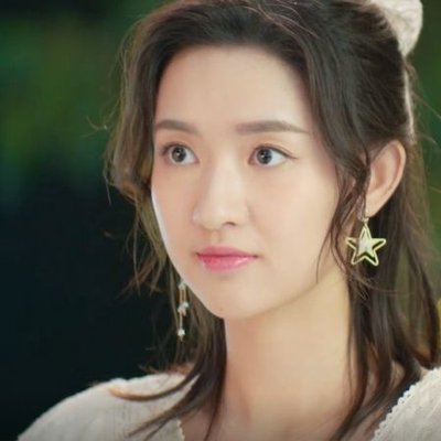 Nhan sắc xinh đẹp tự nhiên và cuốn hút của nữ chính phim Chỉ là quan hệ hôn nhân.