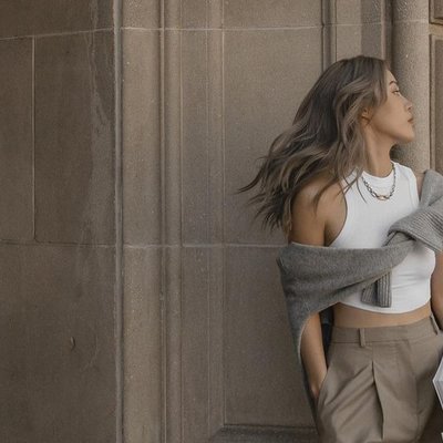 biến tấu áo sweater thành phụ kiện