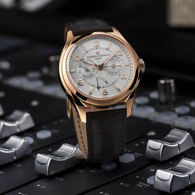 Vacheron Constantin giới thiệu bst hoàn toàn mới FIFTYSIX® 9